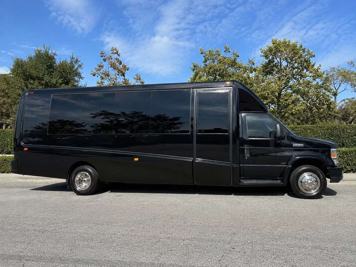 portland 20 passenger minibus rental
